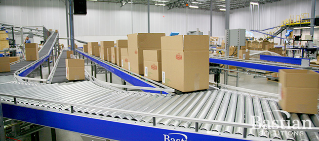 Conveyor in e-commerce fulfillment center