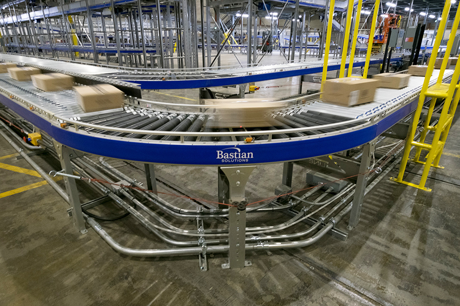 Hudsons-Bay-Company-distribution-center-roller-conveyor-system-boxes