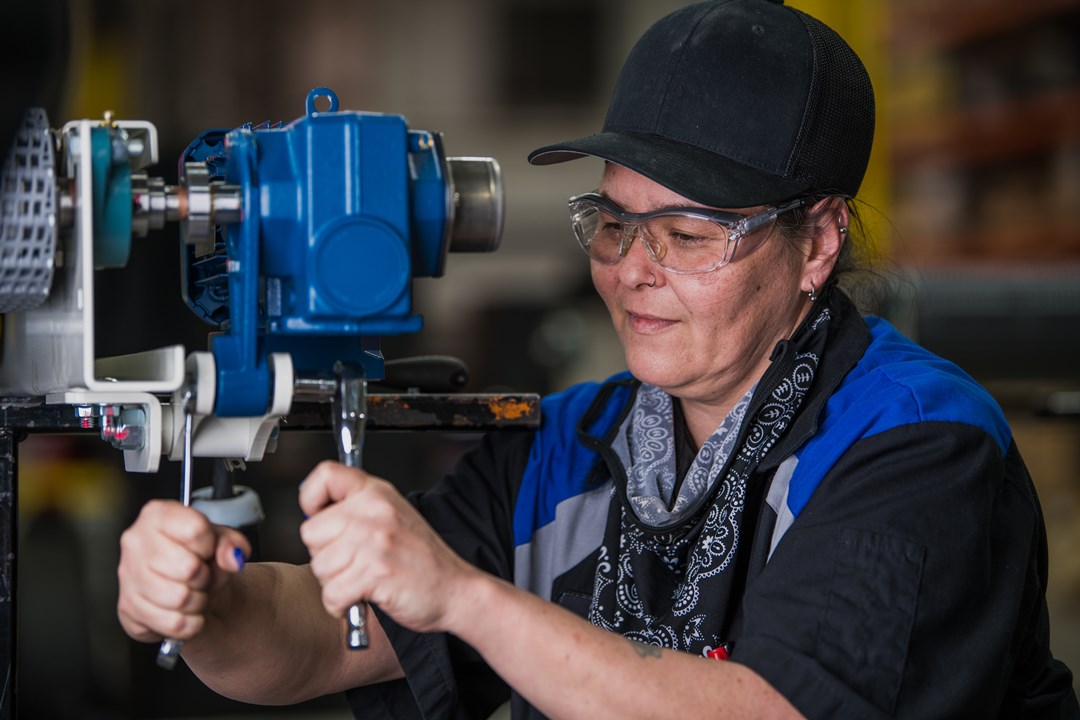 20220121-Custom_Automation_Employees_Working-DSC_3079