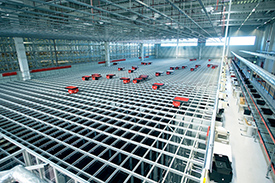 autostore-grid-with-robots